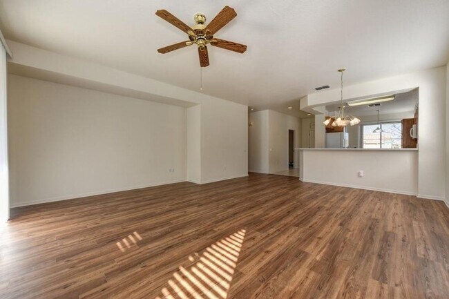 Foto del edificio - Cute 2bd/2ba home in 55+ Sun City Roseville