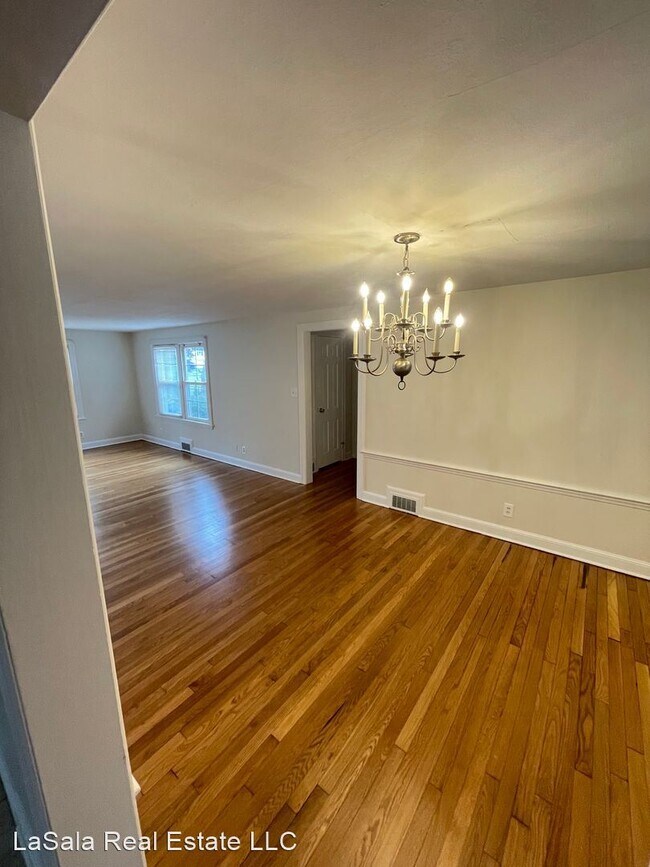 Building Photo - 3 br, 1 bath House - 278 Auburn Rd