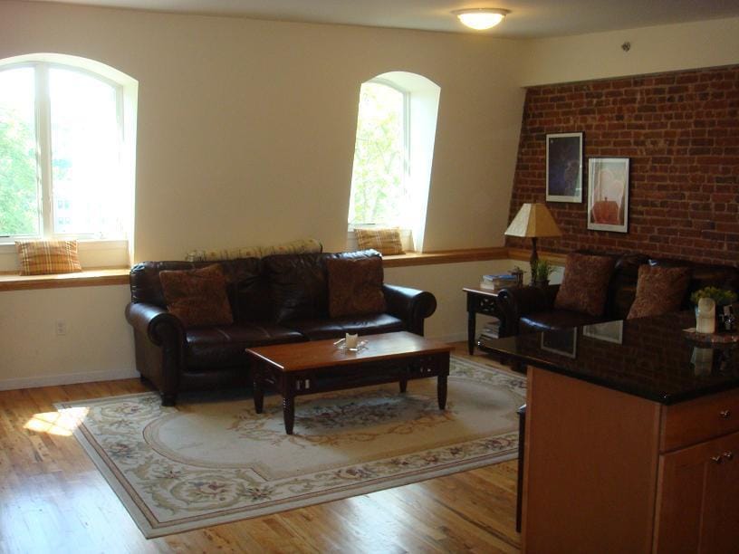 Foto principal - 122 Main St