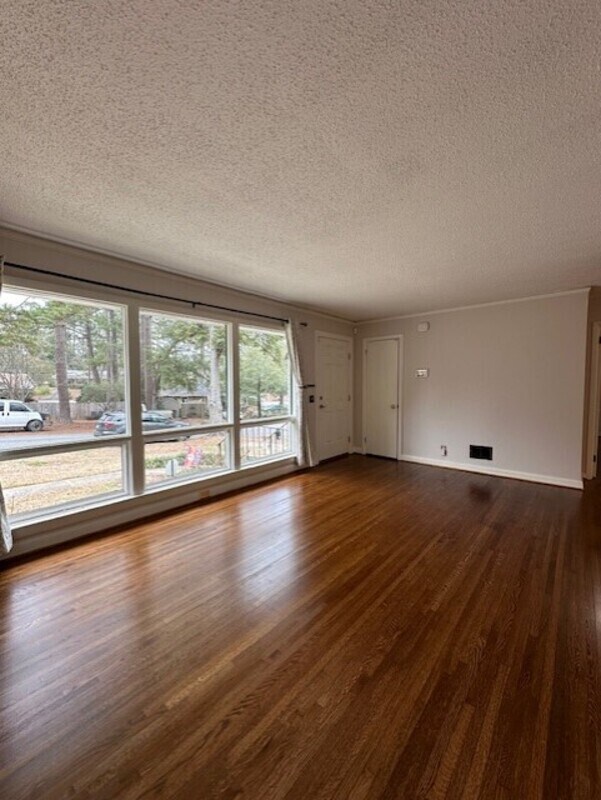 Foto del edificio - 2612 Sheryl Ln