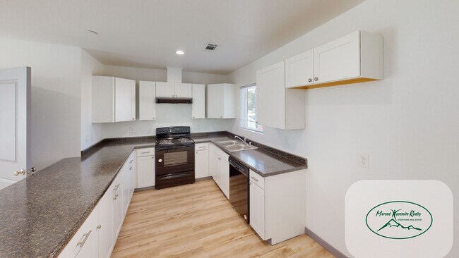 Building Photo - RENT SPECIAL FOR 2 MONTHS!