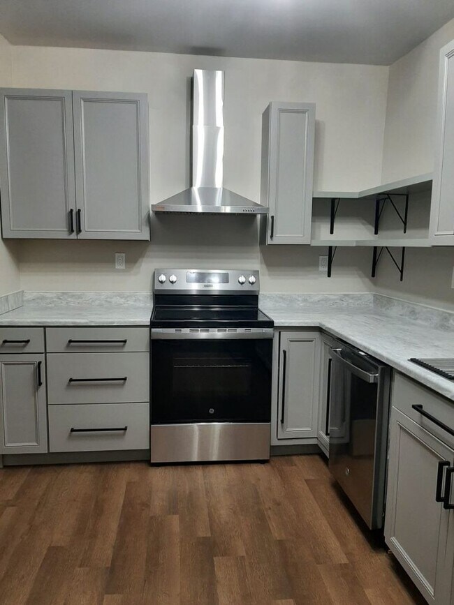 Building Photo - Renovated 3 Bedroom Bath Home for Rent!