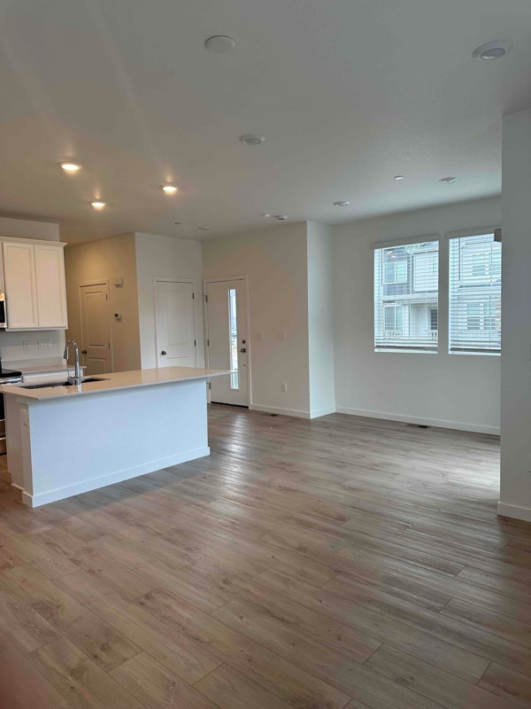 Foto del edificio - 5392 Euclid Dr