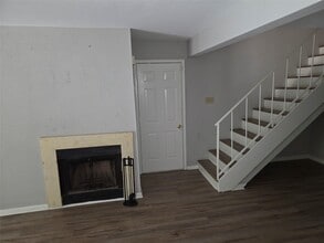 Building Photo - 2425 Holly Hall St