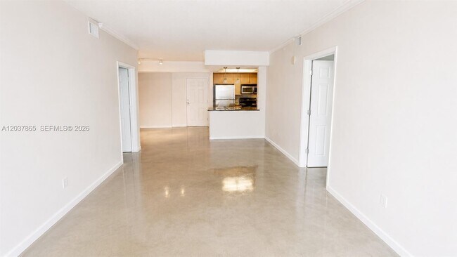 Building Photo - 2000 N Bayshore Dr