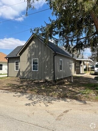 Building Photo - 289 Morton St