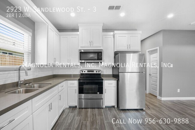 Building Photo - 2923 W Sandlewood St
