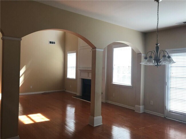 Foto del edificio - 729 Castlebottom Dr SE