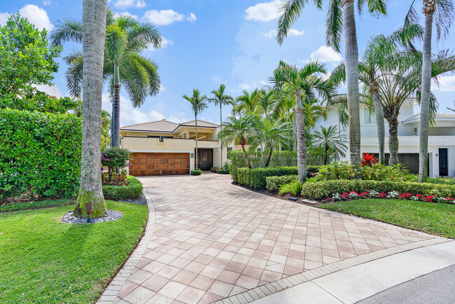 Foto del edificio - 138 Waters Edge Dr