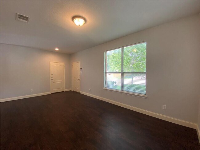 Building Photo - 519 Paseo Grand Dr