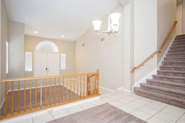 Building Photo - 915 Golden Poppy St