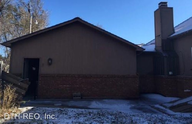 Building Photo - 2 br, 2 bath House - 716 W 7th st