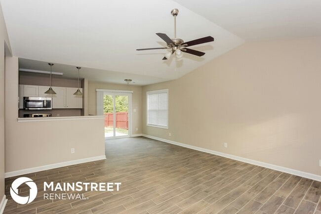 Building Photo - 1102 Skyland St
