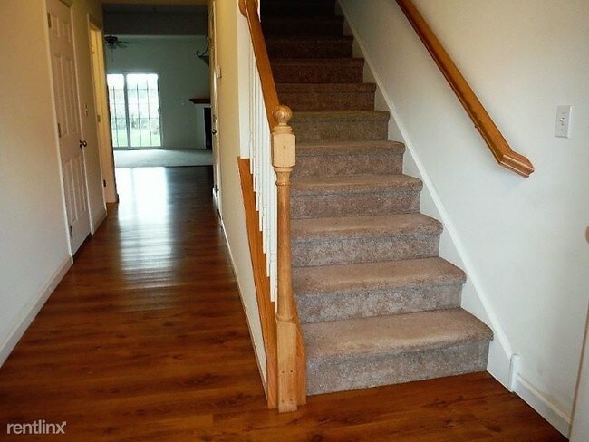 Foto del edificio - 202 Brownstone Ct