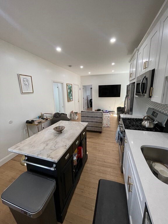 Building Photo - 202 Norwest Dr