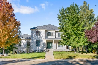 Building Photo - 1807 Skyline Dr