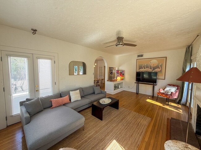 Building Photo - 15 NW 26th St