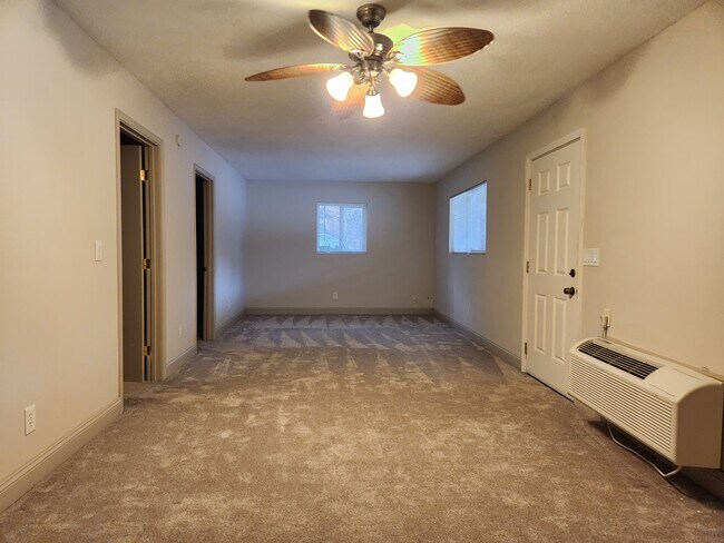 Foto del edificio - 6779 Bells Ferry Rd