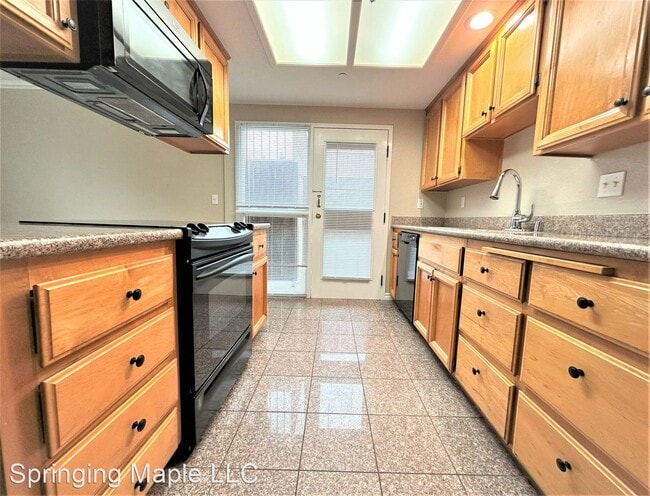 Building Photo - 2 br, 2 bath House - 22530 3rd St, #108