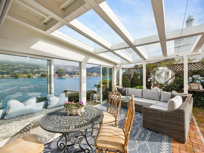 Building Photo - 216 San Rafael Ave