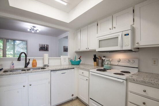 Foto del edificio - 5308 Amity Springs Dr