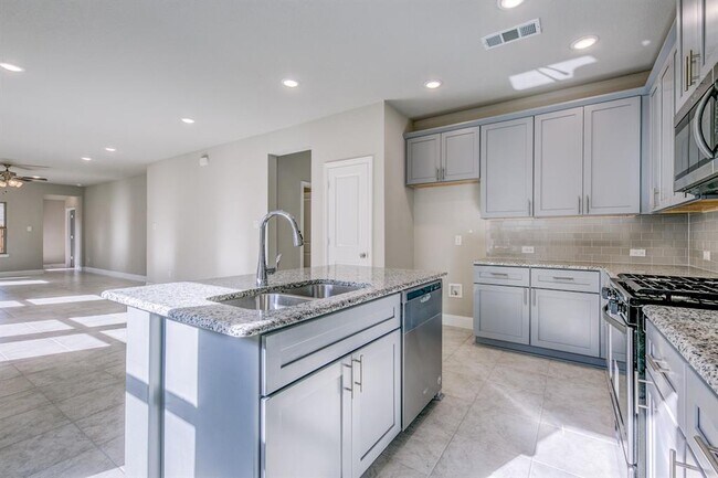 Foto del edificio - 1080 Norias Dr