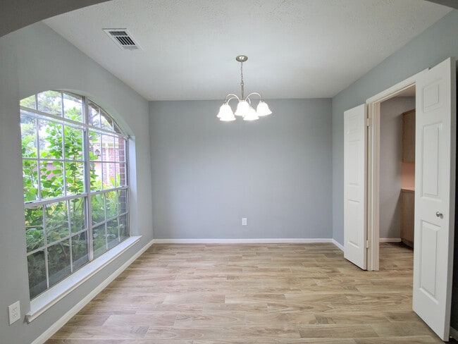 Foto del edificio - 4805 E Columbary Dr