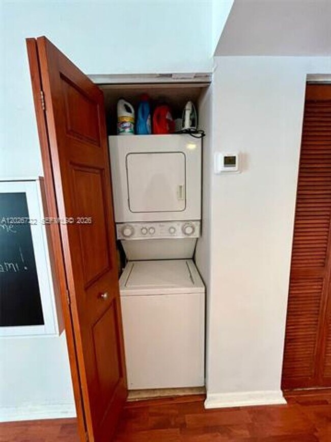 Foto del edificio - 770 Claughton Island Dr