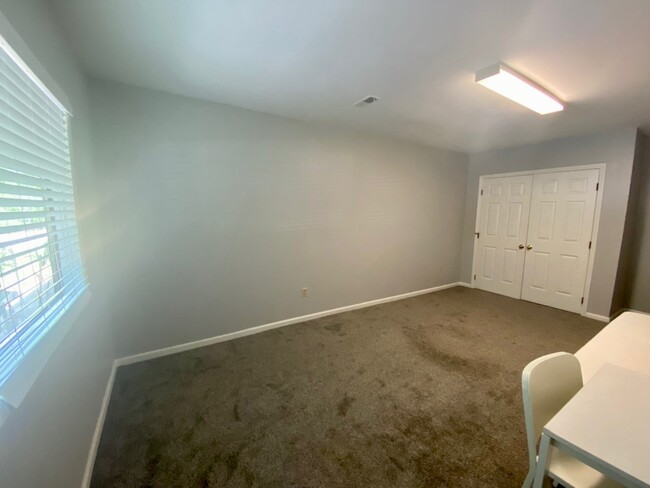 Building Photo - 4311 Kaplan Dr