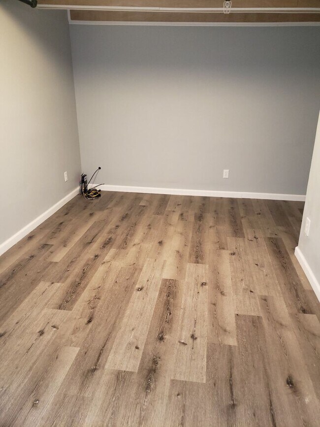 Foto del edificio - Newly Renovated! 2nd Floor 1 Bedroom 1 Bat...