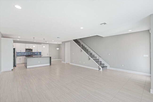 Building Photo - 3748 Lambert Ave