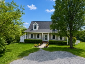Building Photo - 23 Southfork Ln