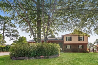 Building Photo - 3716 Kingsgate Dr