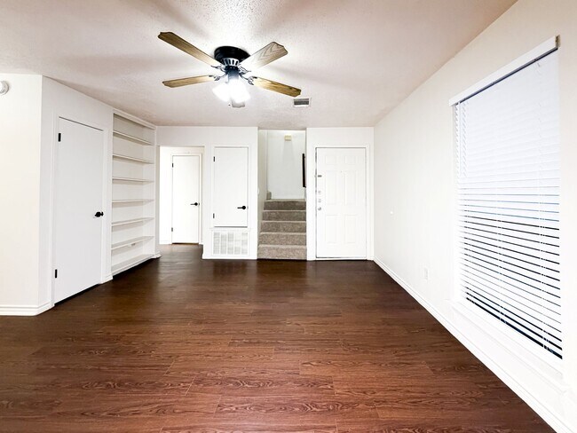 Building Photo - Stoneridge Apartments