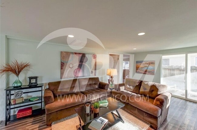 Foto del edificio - 842 Alice Ln