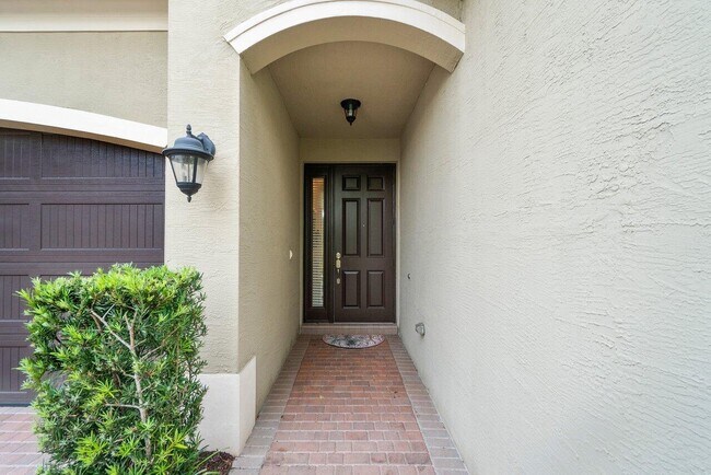 Building Photo - 13799 Moss Agate Ave