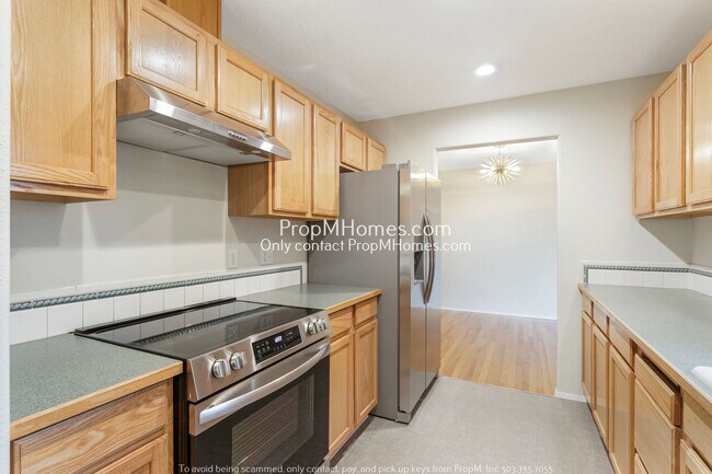 Foto del edificio - Charming Three-Bedroom Haven in the Heart of Cedar Hills!