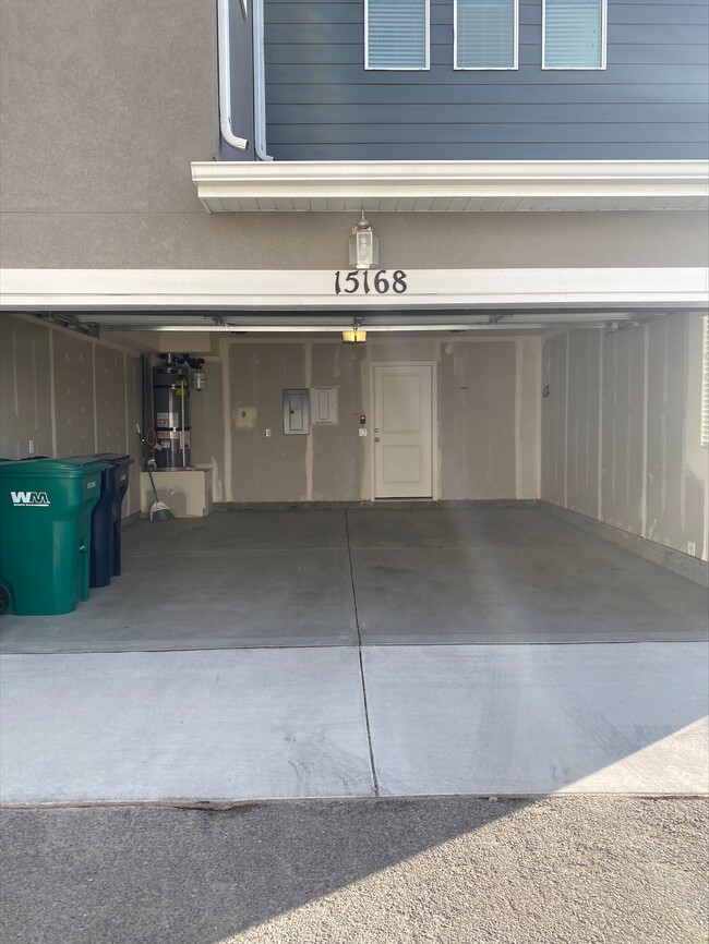 Building Photo - 15168 S Wild Horse Way