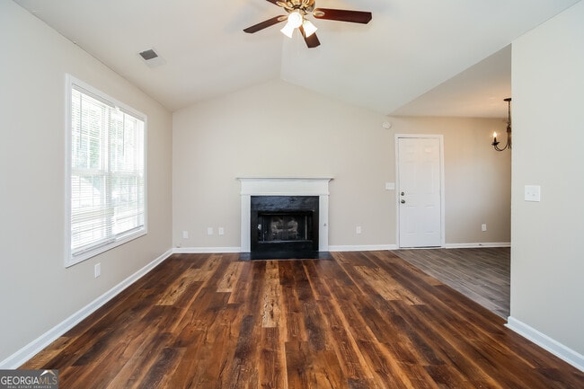 Foto del edificio - 73 Jordan Rd SE