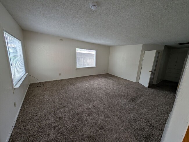 Foto del edificio - 2 bedroom one bath House in Shasta Lake