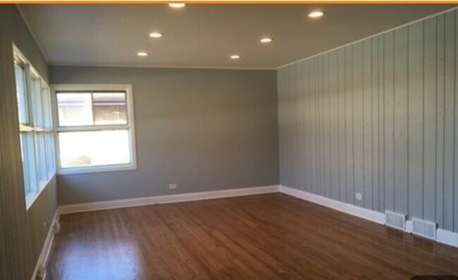 Foto del edificio - 7425 Lake St