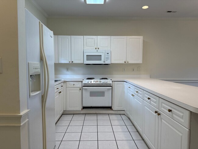 Building Photo - 9113 Meadow Vista Rd