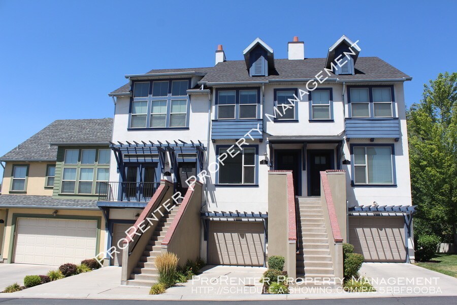 Primary Photo - Stunning 2 Bed, 2.5 Bath Kaysville Townhome