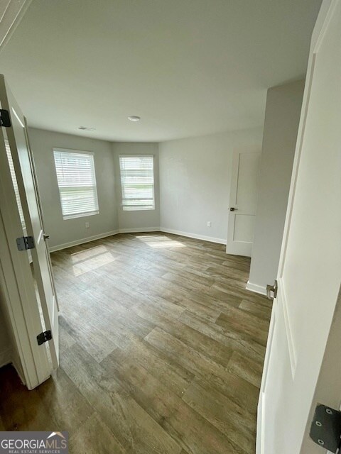 Building Photo - 909 Teabiscuit Wy