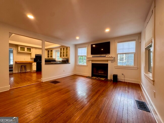 Building Photo - 687 Brownwood Ave SE