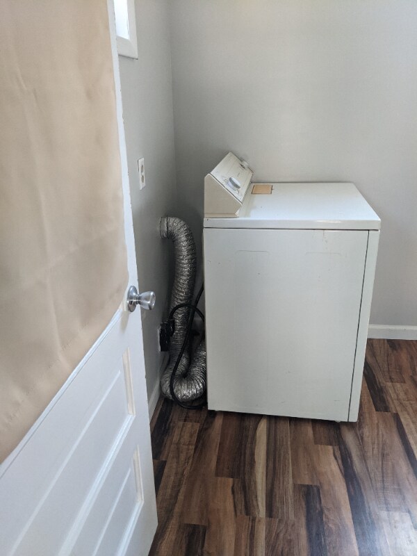 Foto del edificio - 1077 Davey Ave