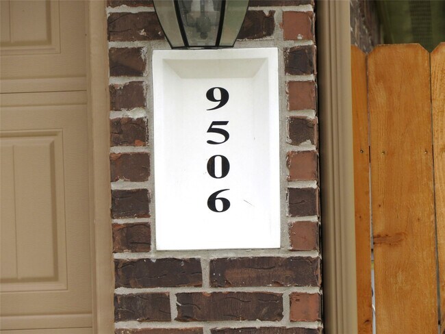 Building Photo - 9506 Paloma Creek Dr