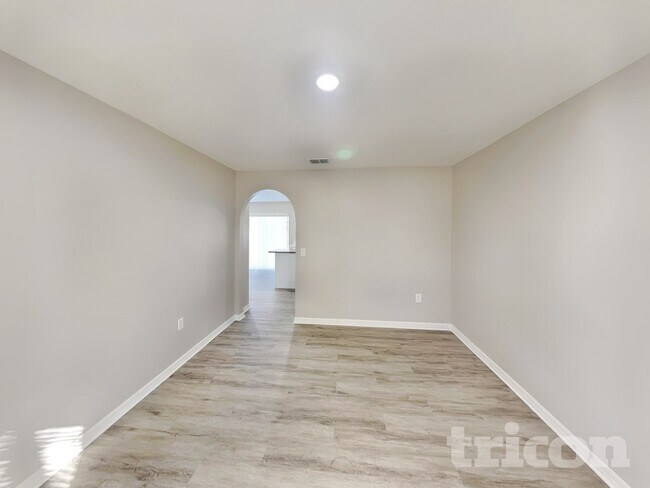 Foto del edificio - 2280 Kingscrest Cir