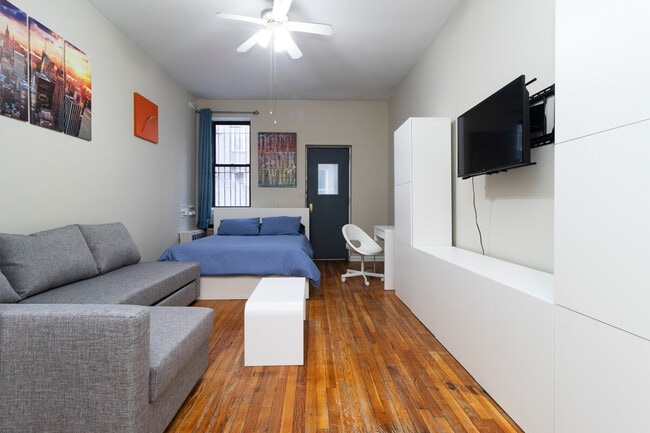 Foto del edificio - 337 E 81st St