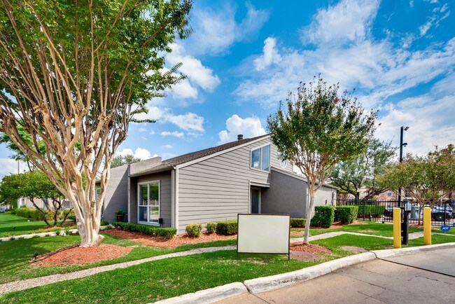 Foto del edificio - Creekbend Condominiums